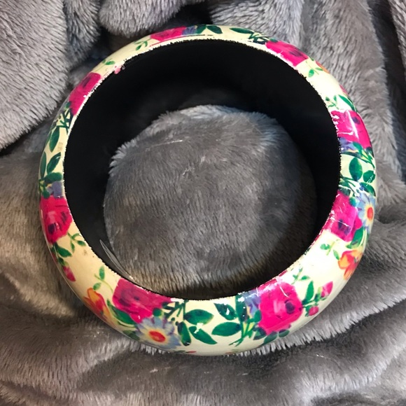Adorable vintage floral bangle - Picture 4 of 6